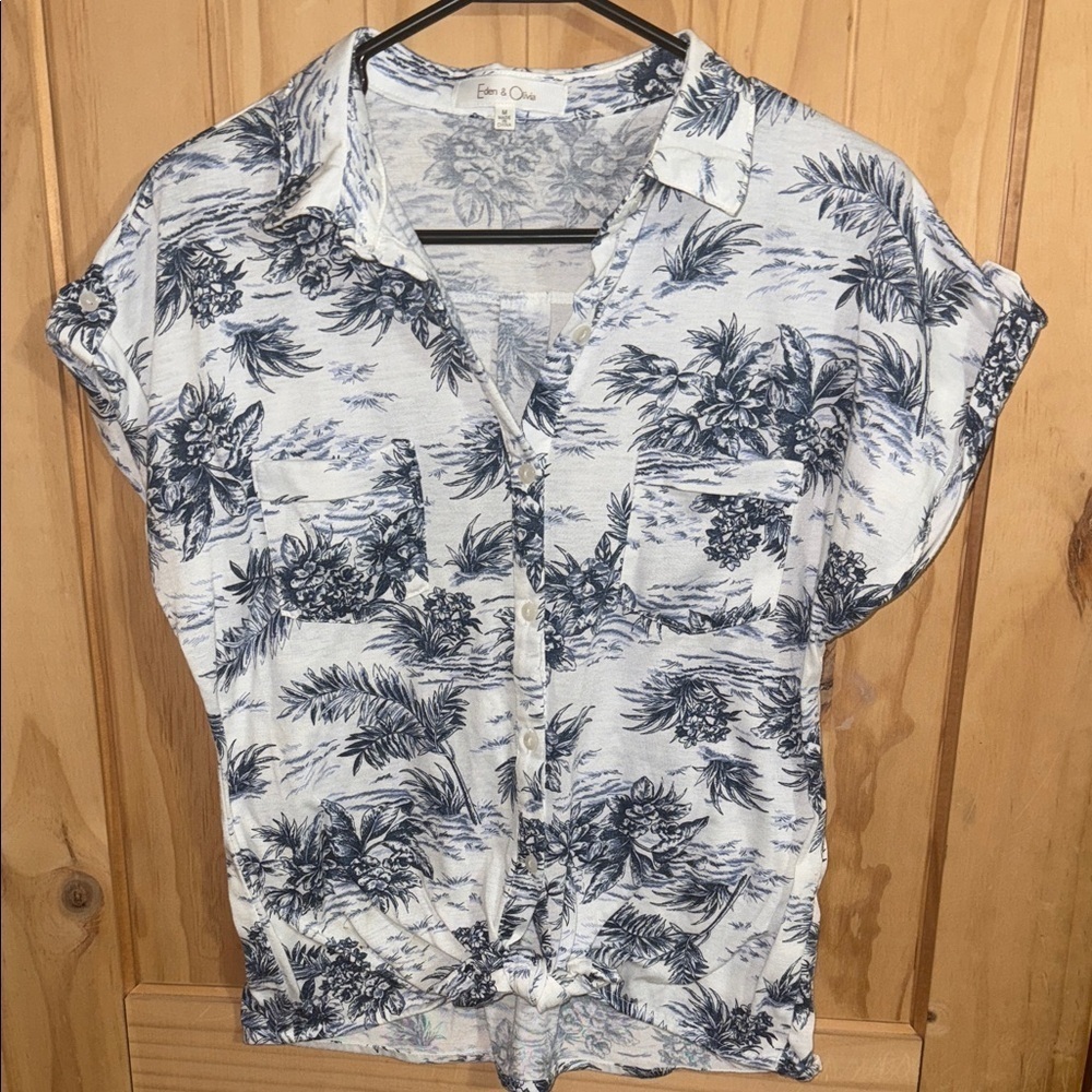 Eden & Olivia Navy and White Floral Button-Down Shirt